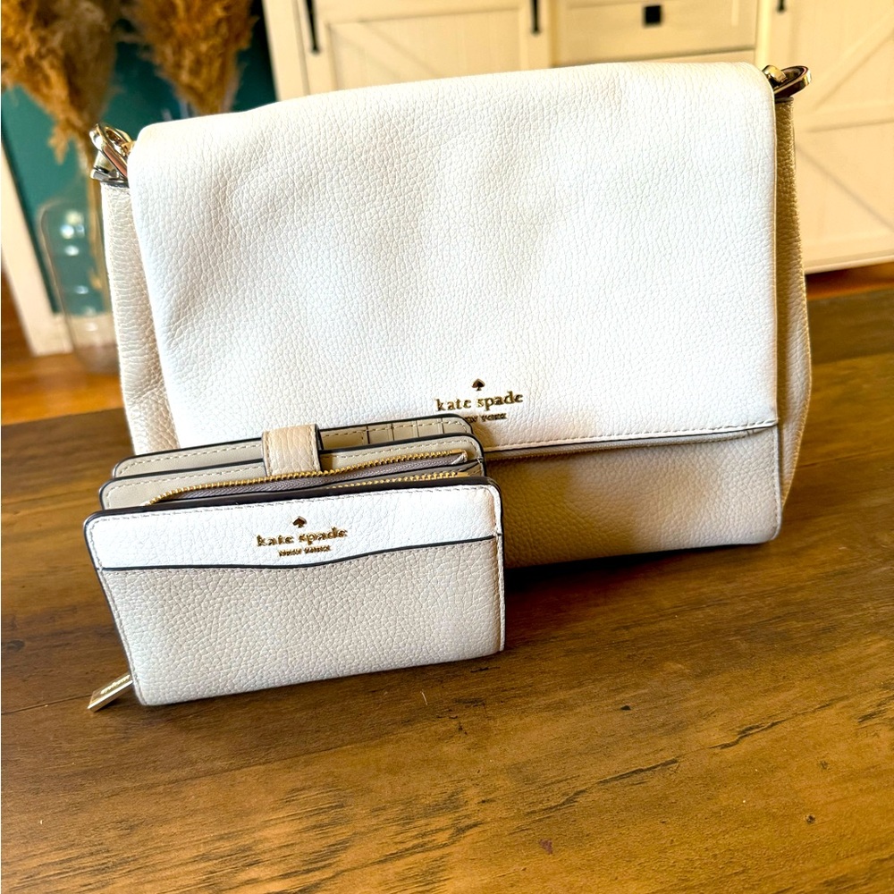 Kate Spade Cream Crossbody Bag with Structured Design